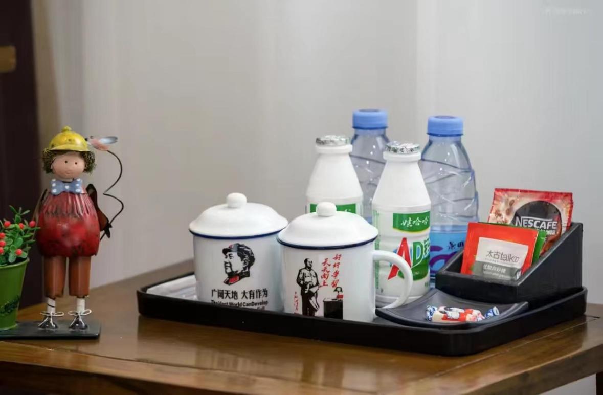 Nostalgia Hotel Beijing Guozijian Ghost Street - Near Beijing Lama Temple, Beihai Park, Jingshan Park, Drum Tower, Houhai Bar Street, Tian'Anmen Square, Located In Beijing Traditional Hutongs, 5 Minutes Away From Beixinqiao Metro Station Eksteriør billede