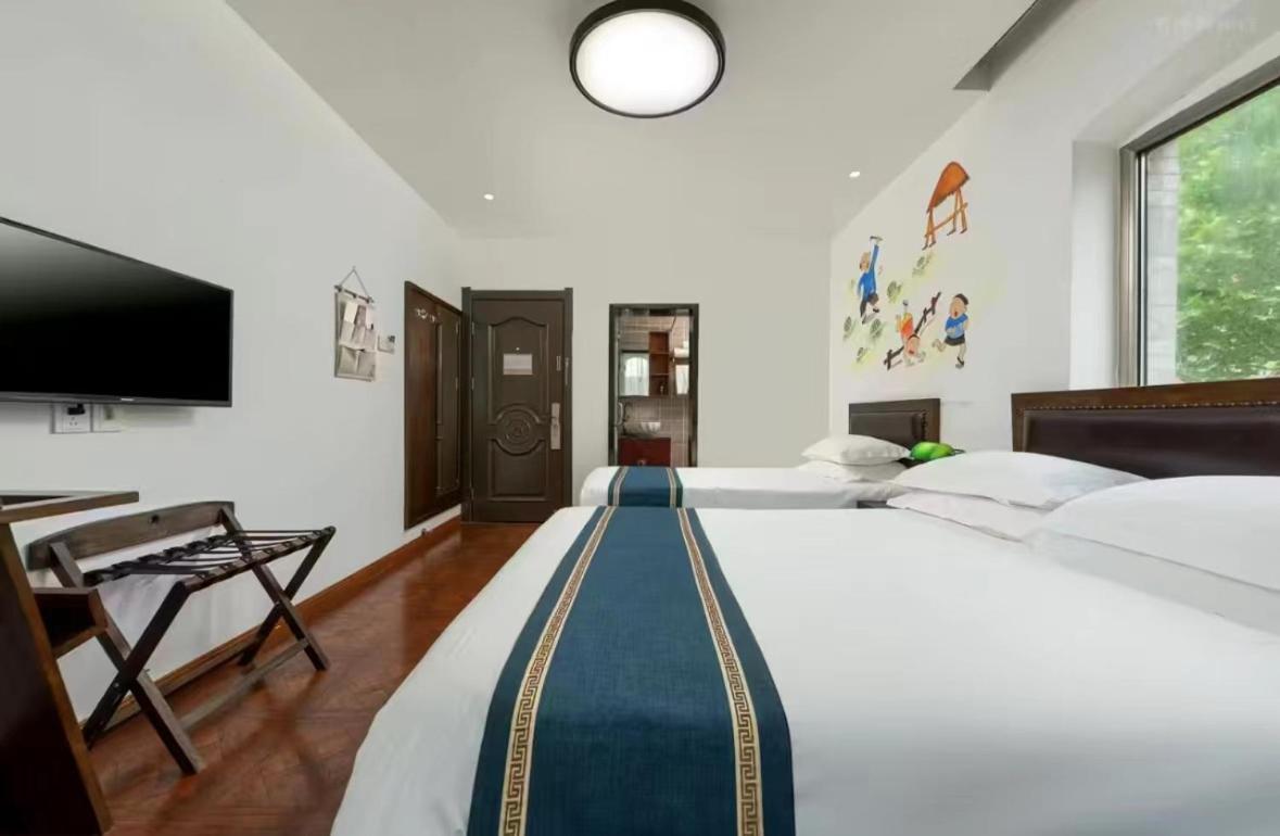 Nostalgia Hotel Beijing Guozijian Ghost Street - Near Beijing Lama Temple, Beihai Park, Jingshan Park, Drum Tower, Houhai Bar Street, Tian'Anmen Square, Located In Beijing Traditional Hutongs, 5 Minutes Away From Beixinqiao Metro Station Eksteriør billede