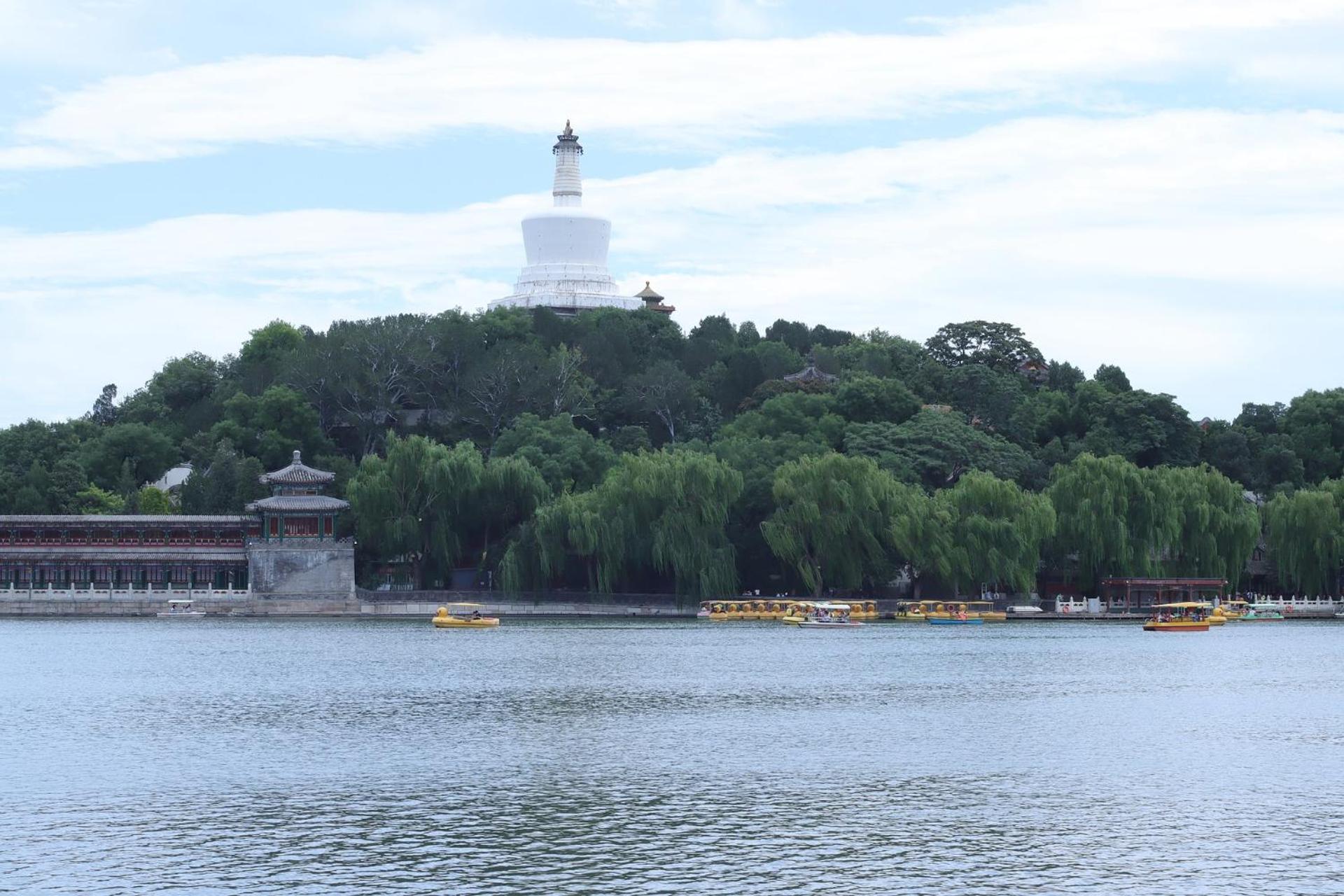 Nostalgia Hotel Beijing Guozijian Ghost Street - Near Beijing Lama Temple, Beihai Park, Jingshan Park, Drum Tower, Houhai Bar Street, Tian'Anmen Square, Located In Beijing Traditional Hutongs, 5 Minutes Away From Beixinqiao Metro Station Eksteriør billede